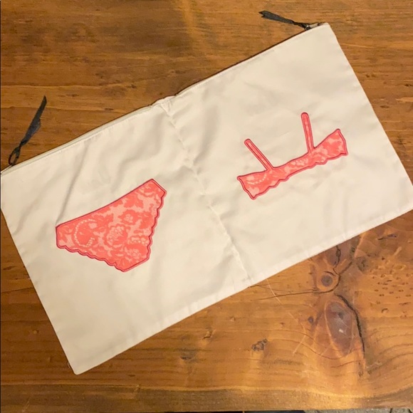 Victoria Secret lingerie travel bag - Picture 2 of 4